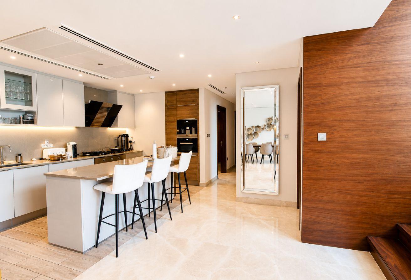 Ultra-Luxury 4BR | Marina Gate 1 | Prime Location photo 8