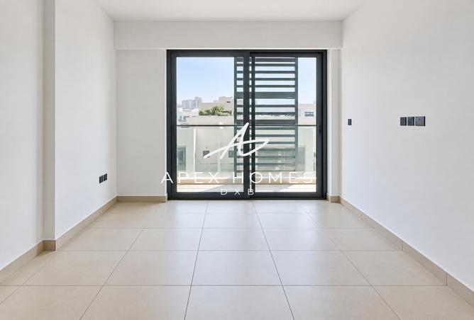 1 Bed + Study | Fitted Kitchen | Vacant photo 2