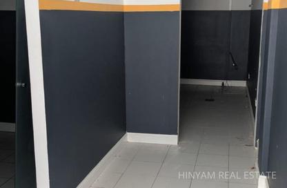 Shop - Studio for rent in Hor Al Anz - Deira - Dubai