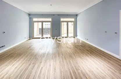 Apartment - 2 Bedrooms - 3 Bathrooms for rent in Al Hamri - Shoreline Apartments - Palm Jumeirah - Dubai