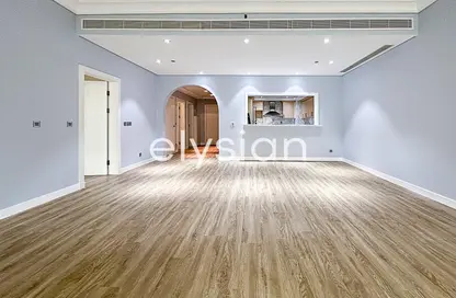 شقة - 2 غرف نوم - 3 حمامات للايجار في الحمري - مساكن شور لاين - نخلة جميرا - دبي