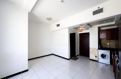 Apartment - Studio - 1 for rent in Knightsbridge Court - District 13 - Jumeirah Village Circle - Dubai Apartment - Studio - 1 for rent in Knightsbridge Court - District 13 - Jumeirah Village Circle - Dubai