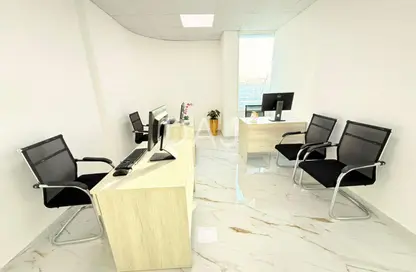 مكتب - غرفة نوم - 1 حمام للايجار في فاطمه محمد احمد بن سليمان - الرفاعة - بر دبي - دبي