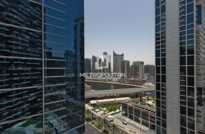 Apartment - Studio - 1 for rent in Marquise Square Tower - Business Bay - Dubai