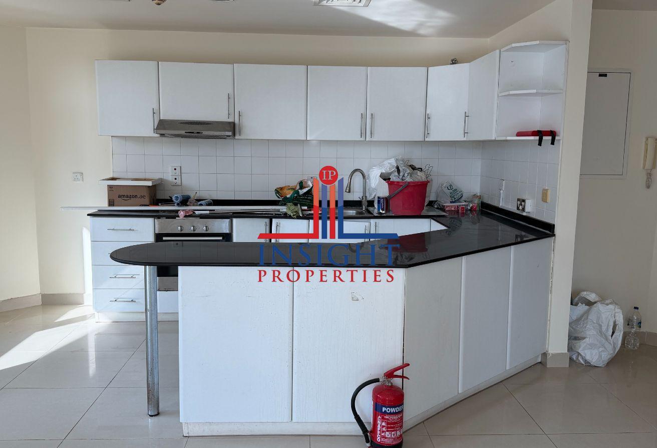 UNFURNISHED | SPACIOUS | COMMUNITY VIEW photo 3