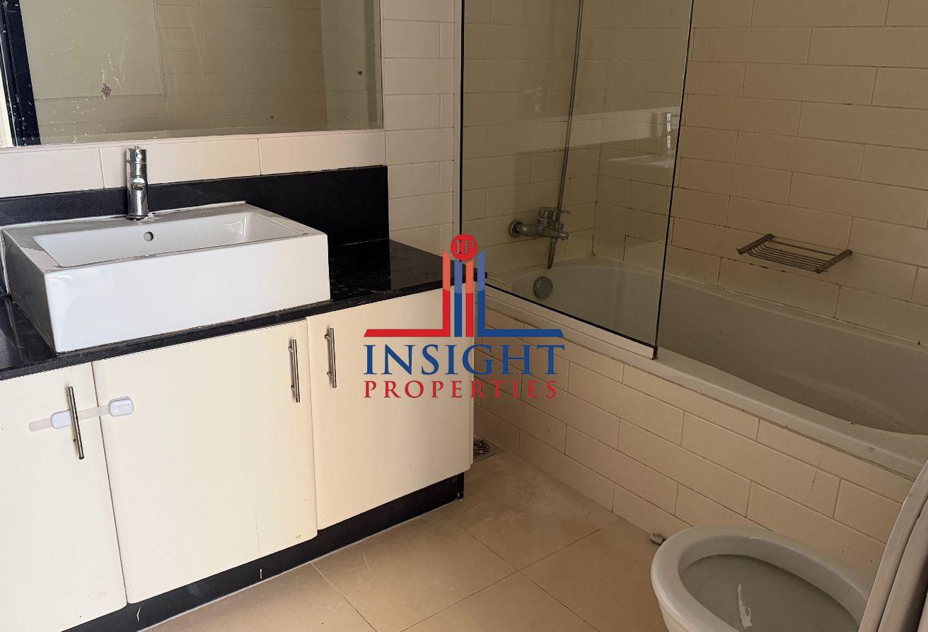 UNFURNISHED | SPACIOUS | COMMUNITY VIEW photo 12