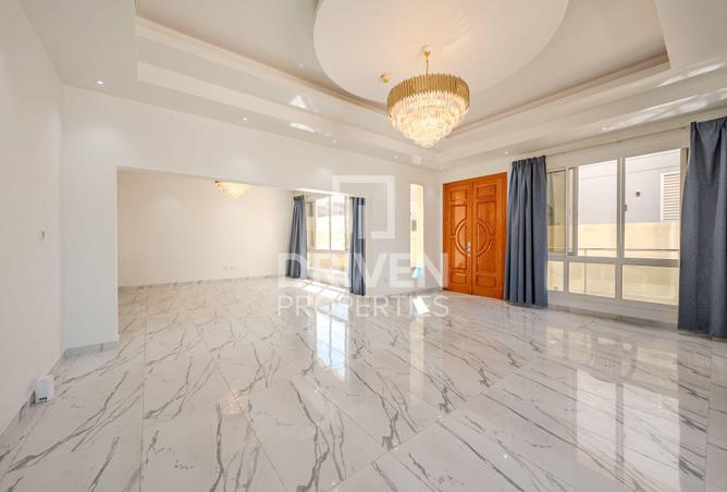 104264270 - Property Image 2