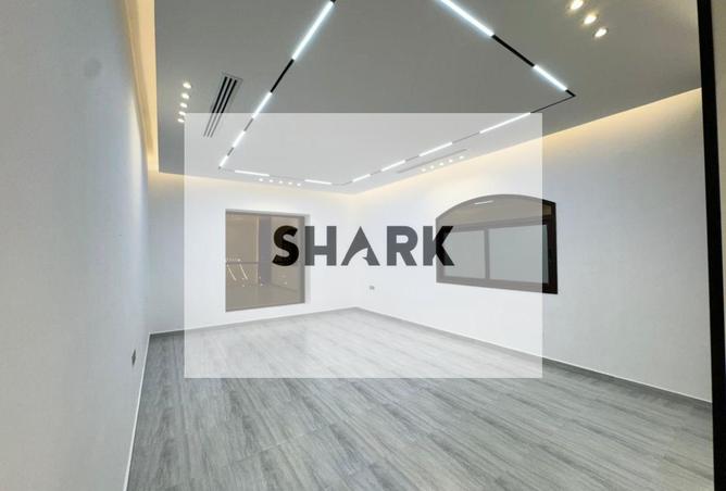 83671660 - Property Image 3
