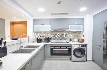 Apartment - 2 Bedrooms - 3 Bathrooms for sale in Marina Residences 5 - Marina Residences - Palm Jumeirah - Dubai