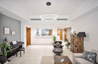 Apartment - 2 Bedrooms - 3 Bathrooms for sale in Marina Residences 5 - Marina Residences - Palm Jumeirah - Dubai