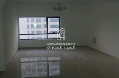 شقة - 3 غرف نوم - 2 حمامات للايجار في التعاون 2 - أبراج التعاون - الخان - الشارقة