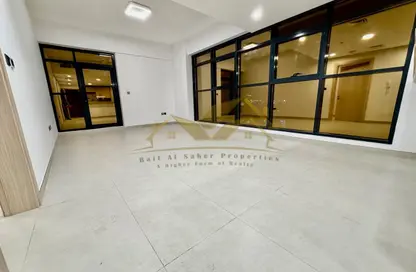 Apartment - 1 Bedroom - 2 Bathrooms for rent in Jumeirah Garden City - Al Satwa - Dubai