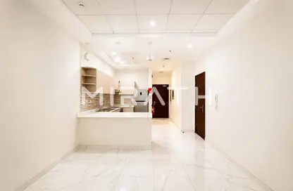 Apartment - 1 Bedroom - 2 Bathrooms for rent in La Plage 2 - Jumeira Beach Road - Jumeirah - Dubai