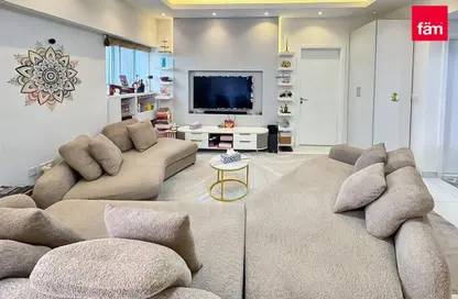 شقة - غرفة نوم - 2 حمامات للبيع في فكتوريا رزدنسي - الفرجان - دبي