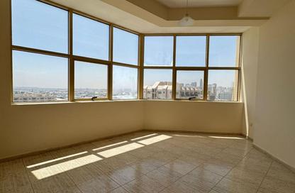 Apartment - 2 Bedrooms - 2 Bathrooms for rent in Palm Tower 1 - Palm Towers - Al Majaz - Sharjah