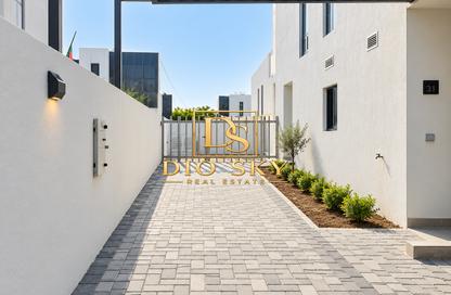 Townhouse - 3 - 5 for rent in Amazonia - Damac Hills 2 - Dubai