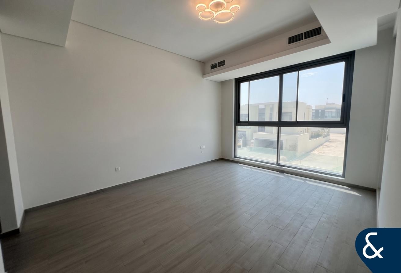 6 Bed | Private Pool | Elevator | Brand New photo 16