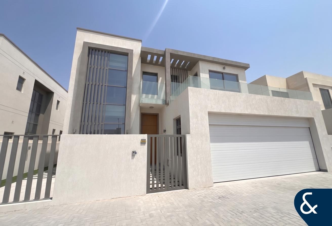 6 Bed | Private Pool | Elevator | Brand New photo 18