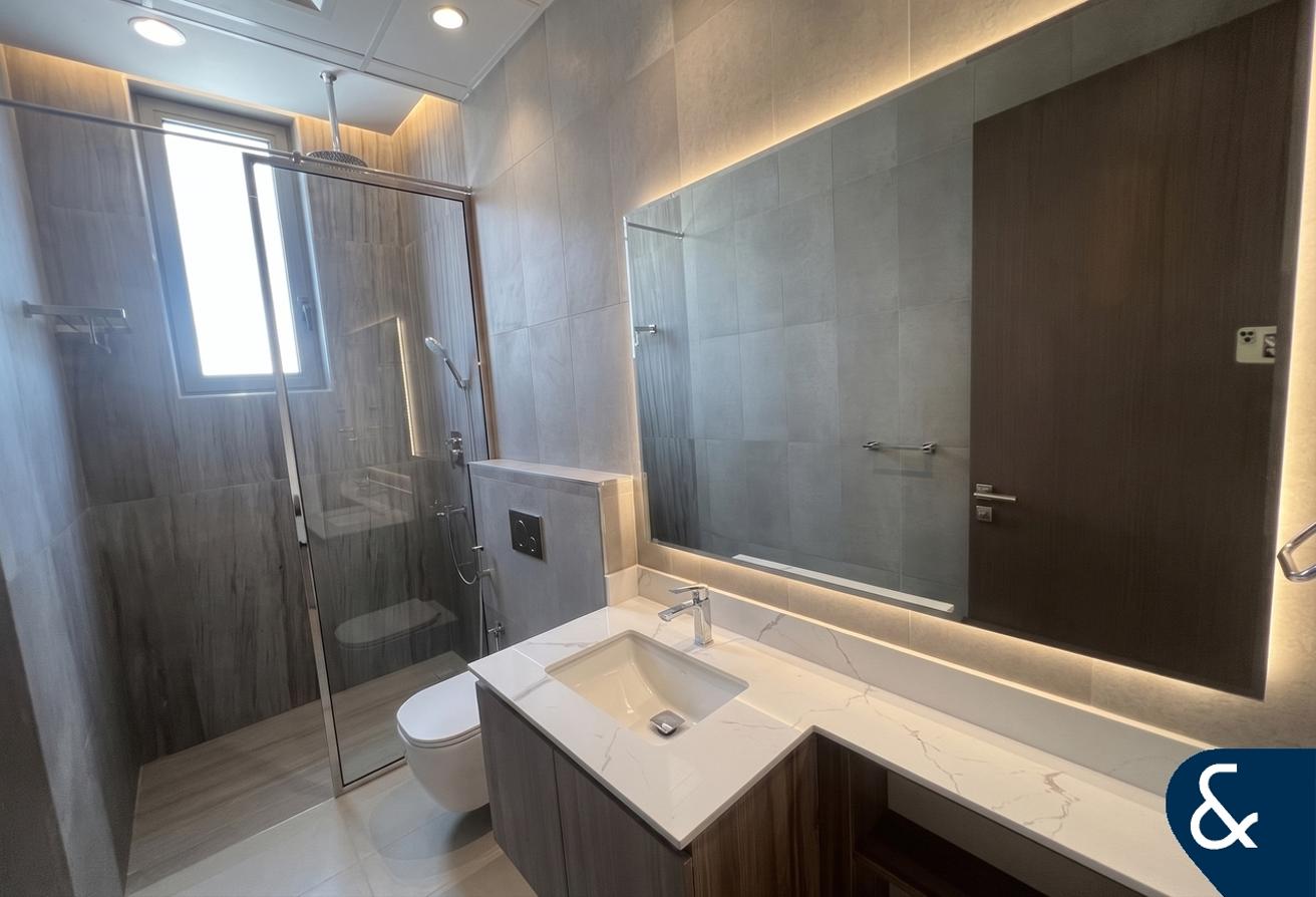 6 Bed | Private Pool | Elevator | Brand New photo 19