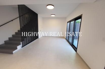 Townhouse - 3 - 5 for rent in Sarab 2 - Aljada - Sharjah