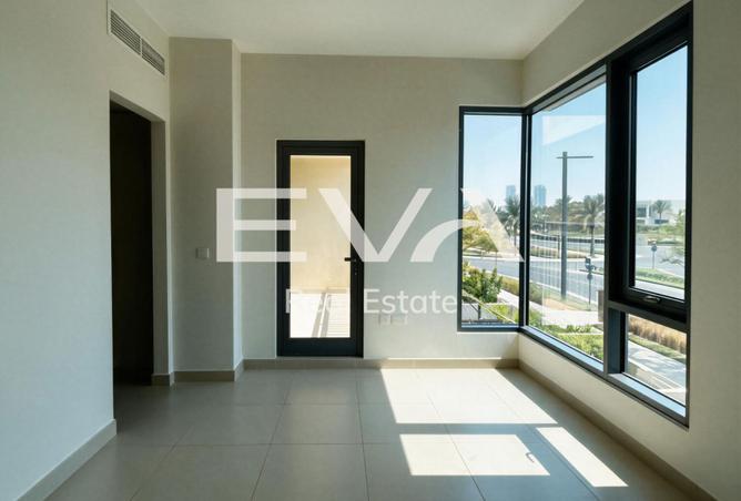 128842369 - Property Image 3