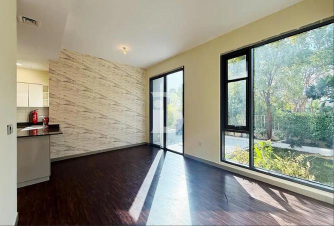 Landscaped Garden | Vacant | Prime Family Location