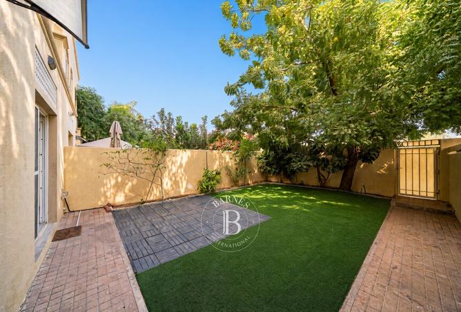 2-bed villa in Springs 11 · Upgraded — photo 2