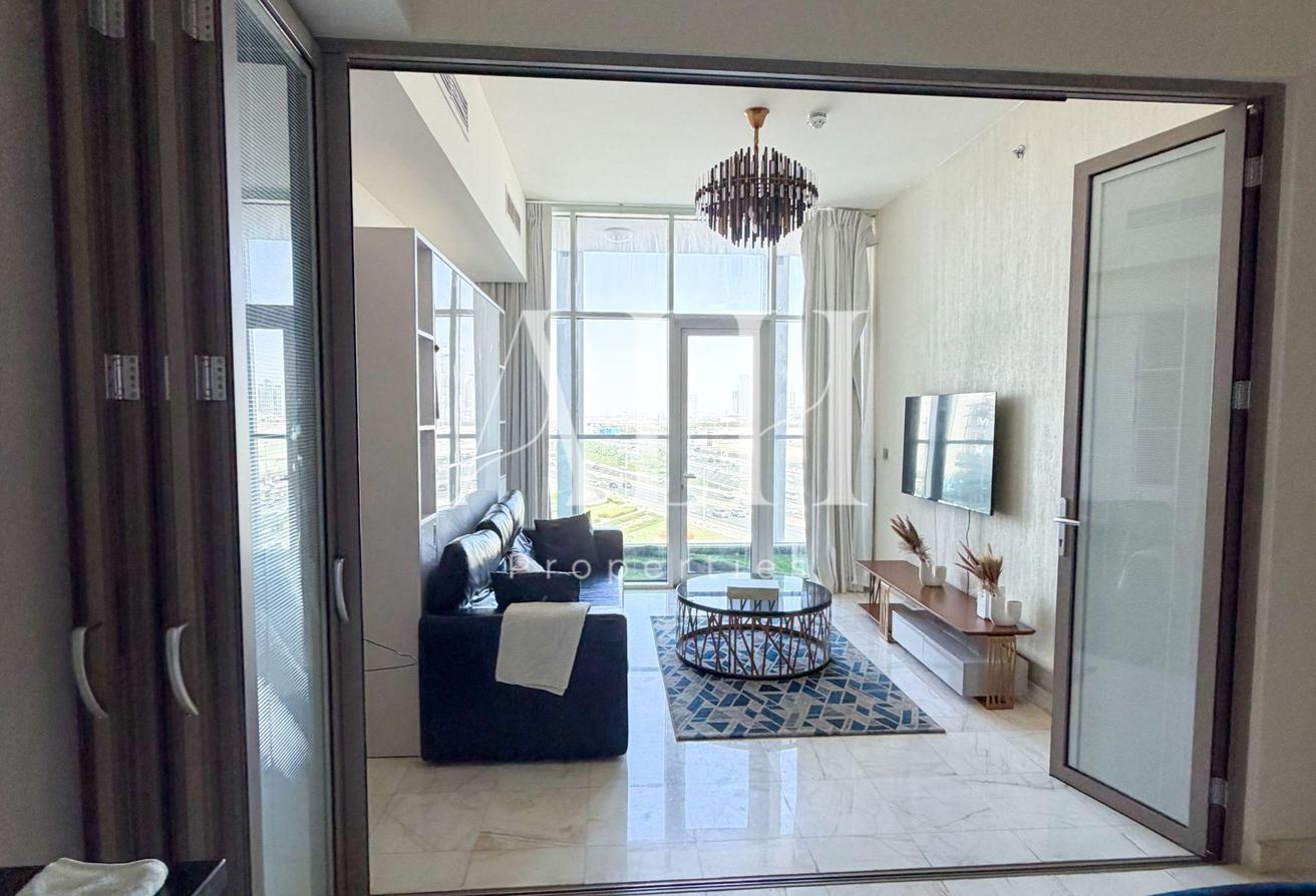Prime Location | Spacious | Ready to Move photo 3