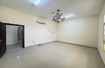 Apartment - 3 Bedrooms - 3 Bathrooms for rent in Al Dafeinah - Asharej - Al Ain Apartment - 3 Bedrooms - 3 Bathrooms for rent in Al Dafeinah - Asharej - Al Ain