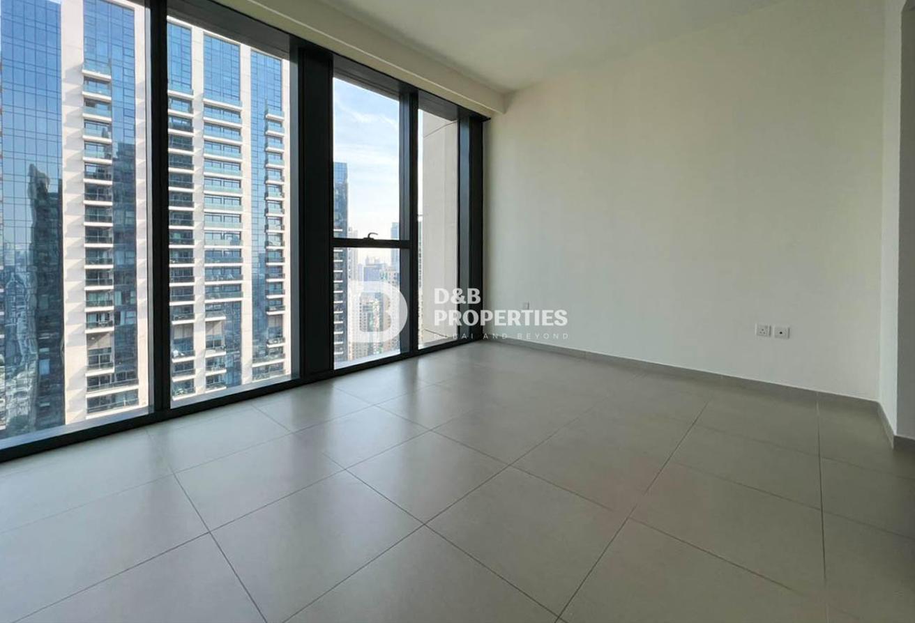 Large Layout | City View | Well Maintained photo 8