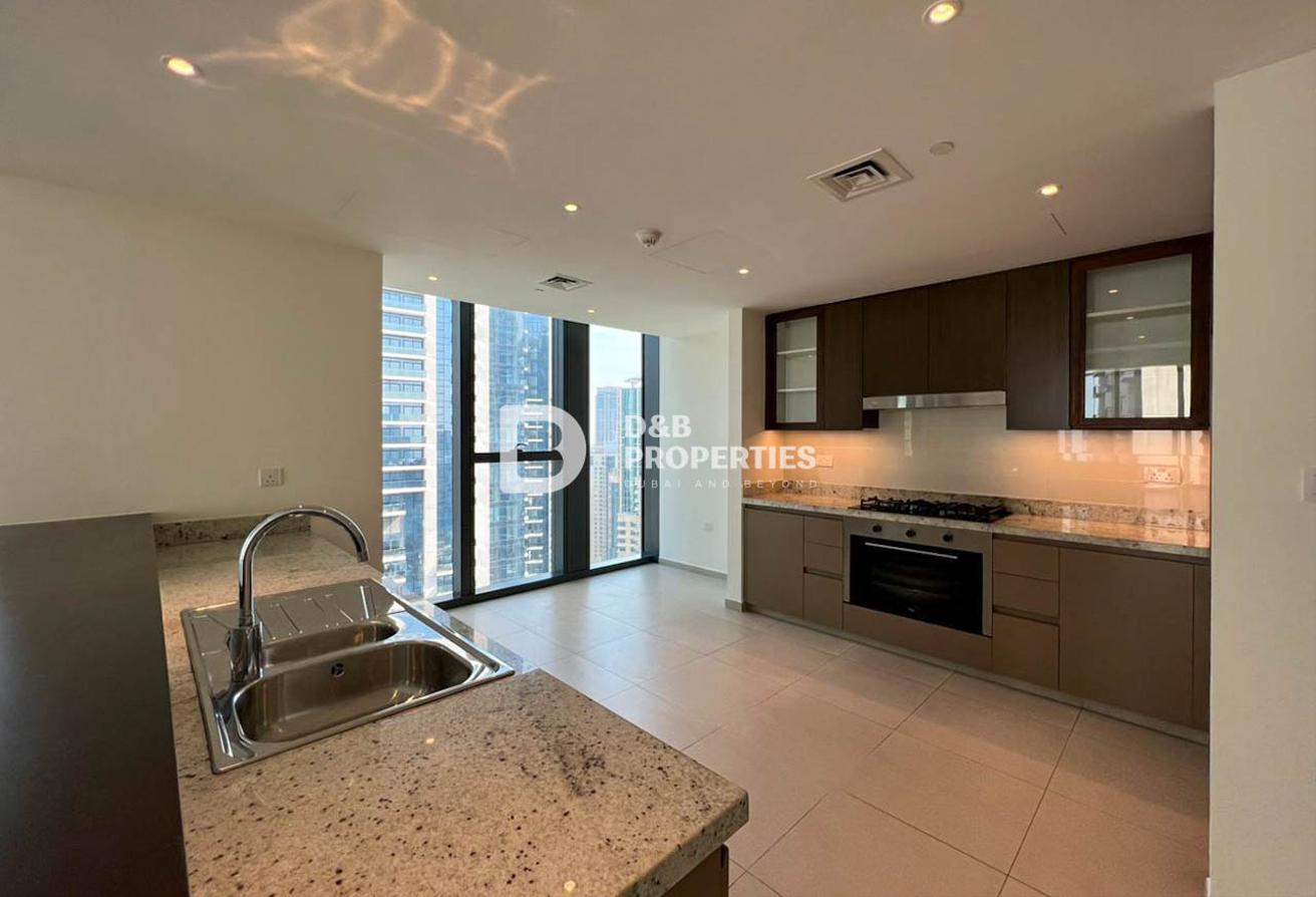 Large Layout | City View | Well Maintained photo 4