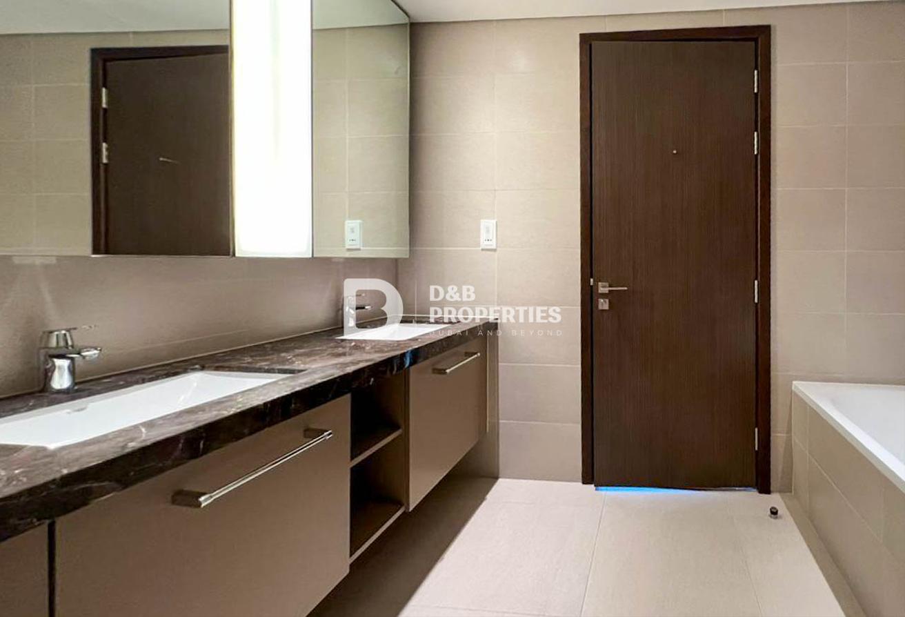 Large Layout | City View | Well Maintained photo 15
