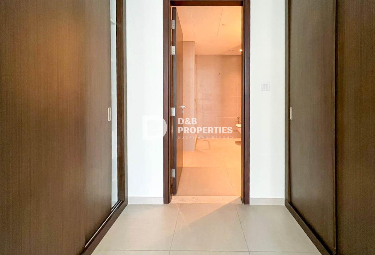 Large Layout | City View | Well Maintained photo 7