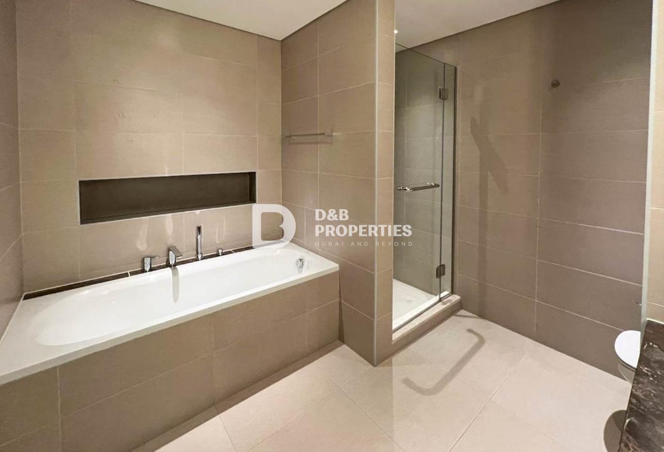 Large Layout | City View | Well Maintained photo 16