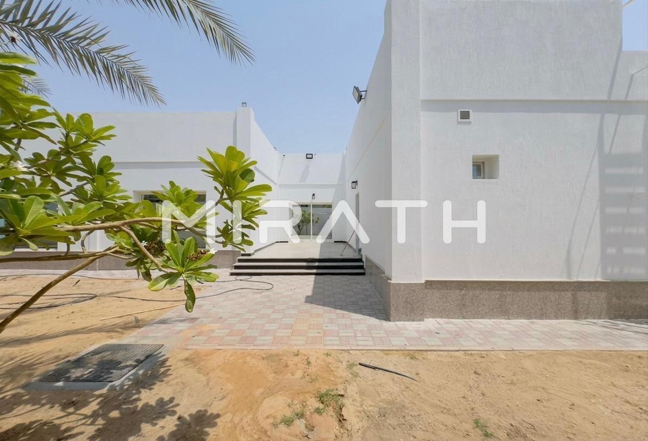 NEW SPACIOUS VILLA | HUGE BACKYARD photo 16