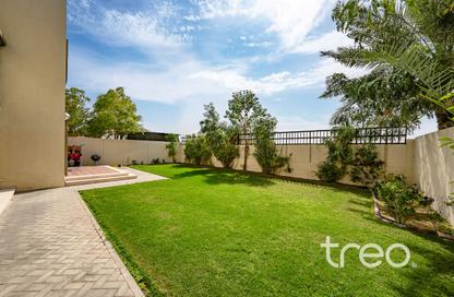 Villa - 3 - 4 for sale in District 8 - Jumeirah Park - Dubai