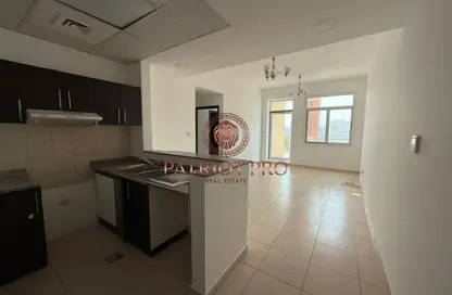 Apartment - 2 Bedrooms - 3 Bathrooms for rent in Mazaya 25 - Queue Point - Liwan - Dubai Land - Dubai