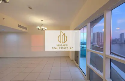 شقة - 2 غرف نوم - 4 حمامات للايجار في برج الفلاح - الخان - الشارقة