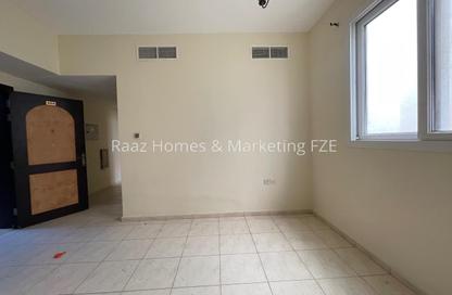 Apartment - 1 - 1 for rent in Al Plaza Building - Al Ghuair - Al Gharb - Sharjah