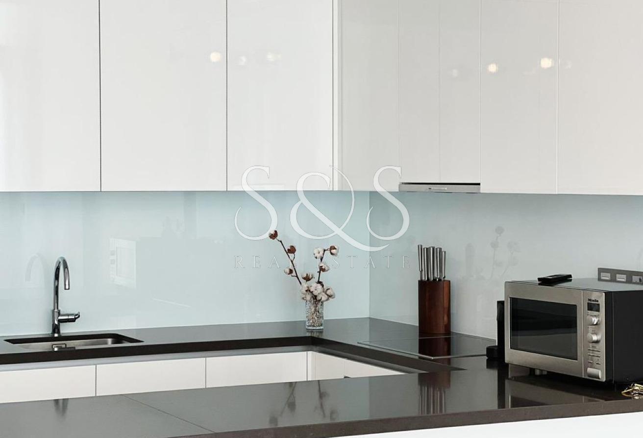 Fully Furnished | Lagoon View | Vacant photo 6