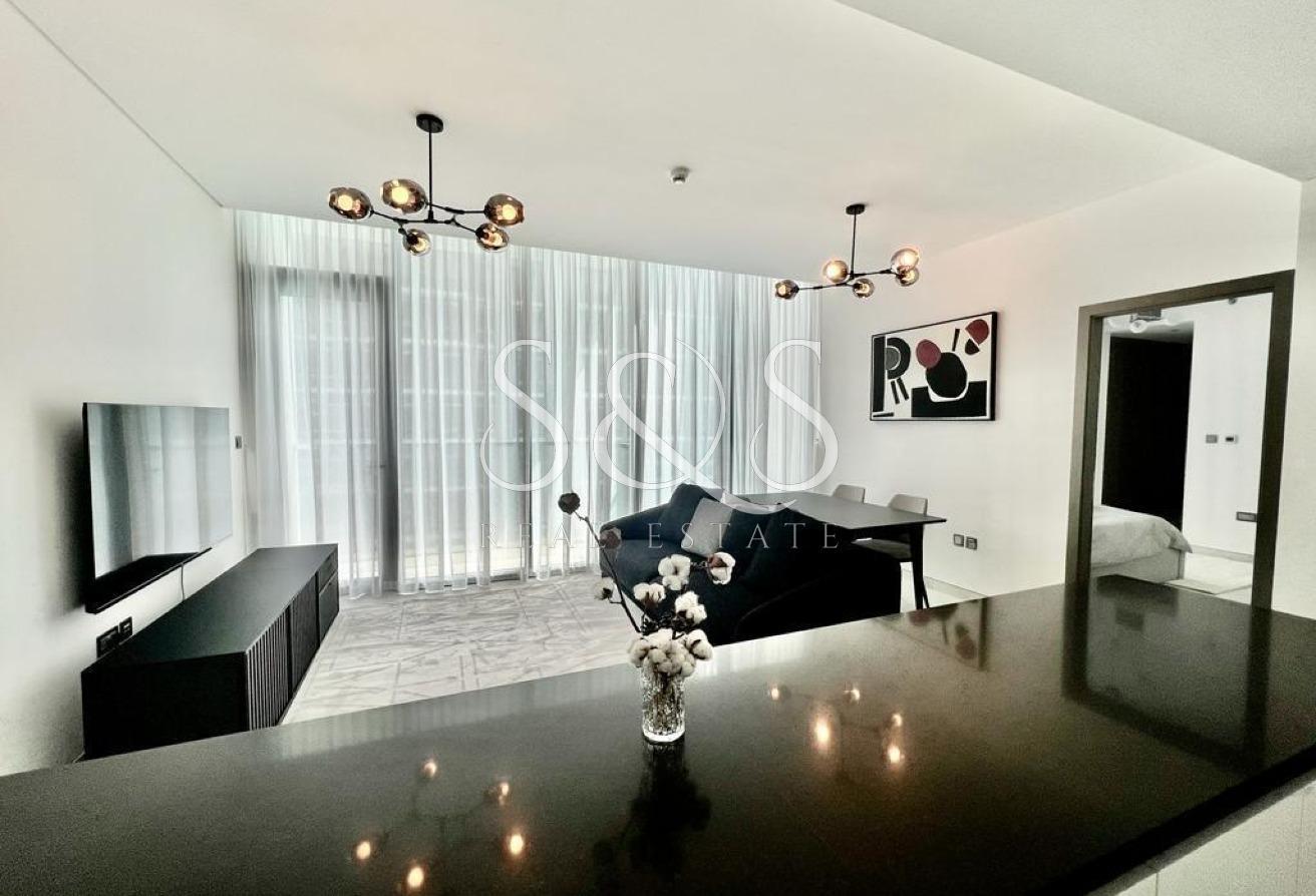 Fully Furnished | Lagoon View | Vacant photo 2