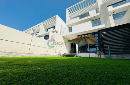 فيلا - 4 غرف نوم - 6 حمامات للايجار في كازا لوكسو - الضاحية 12 - قرية جميرا الدائرية - دبي