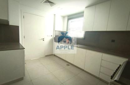 Apartment - 3 Bedrooms - 4 Bathrooms for sale in Sarab 2 - Aljada - Sharjah