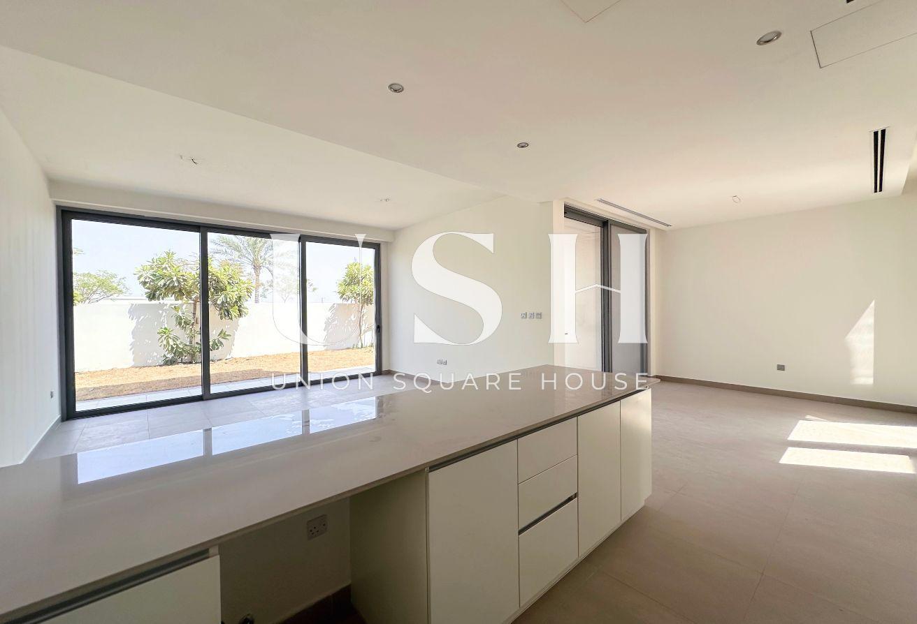 Luxury Family Villa | Spacious Layout | Vacant photo 12