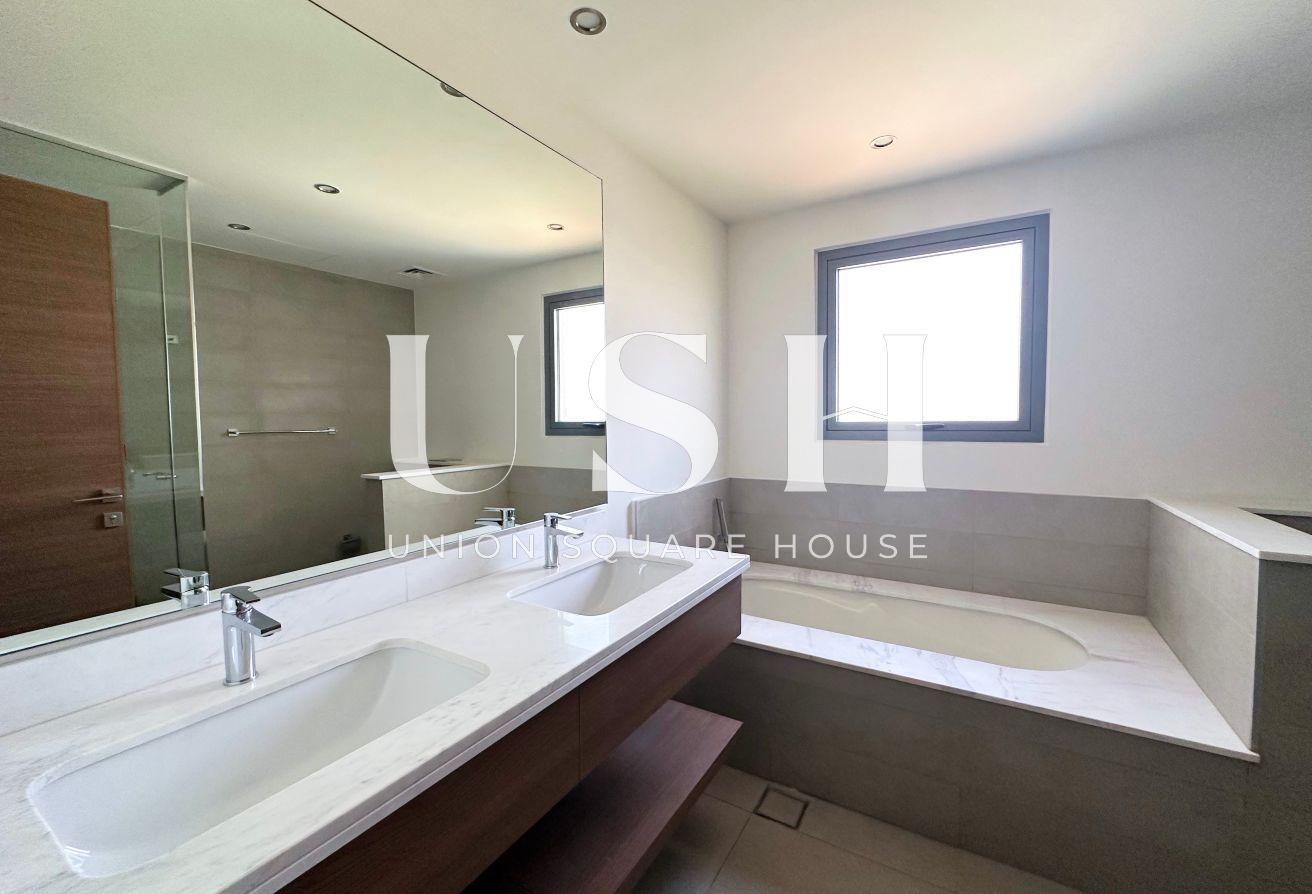 Luxury Family Villa | Spacious Layout | Vacant photo 15