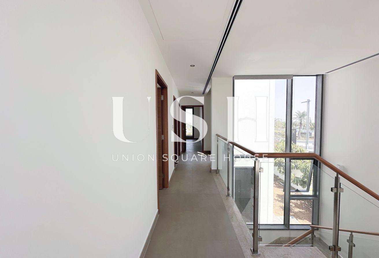 Luxury Family Villa | Spacious Layout | Vacant photo 4