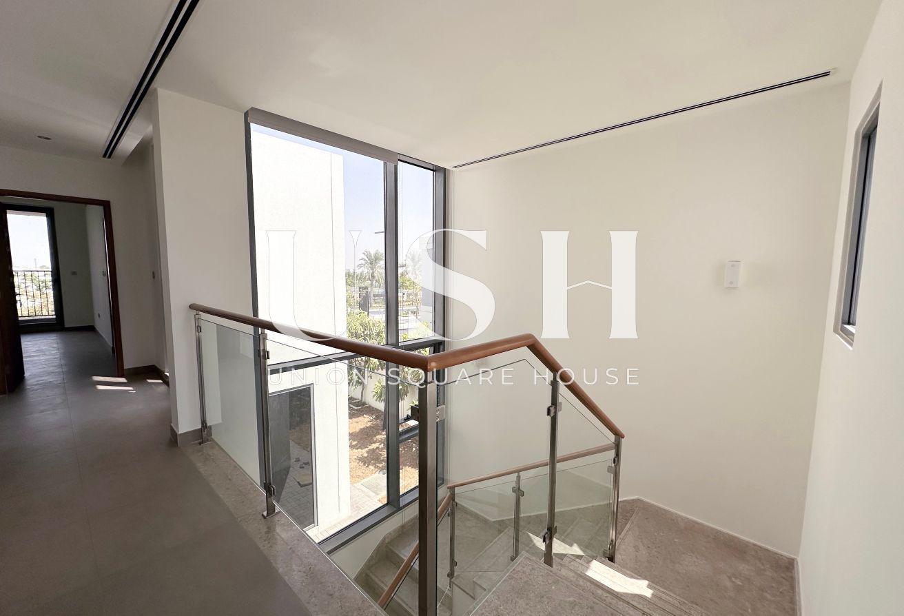 Luxury Family Villa | Spacious Layout | Vacant photo 8