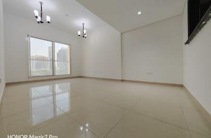 Apartment - 1 - 2 for rent in Royal JVC Building - District 10 - Jumeirah Village Circle - Dubai