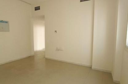 Apartment - 1 - 1 for rent in Budaniq 9 Building - Budaniq - Al Qasimia - Sharjah