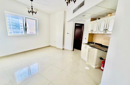 Apartment - Studio - 1 for rent in Muwailih Building - Muwaileh - Sharjah Apartment - Studio - 1 for rent in Muwailih Building - Muwaileh - Sharjah